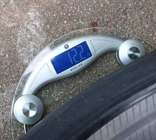 汽车刹车板重量多少